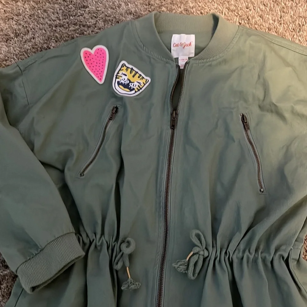Cute Girls Jacket just add to any spring outfit - Picture 4 of 4